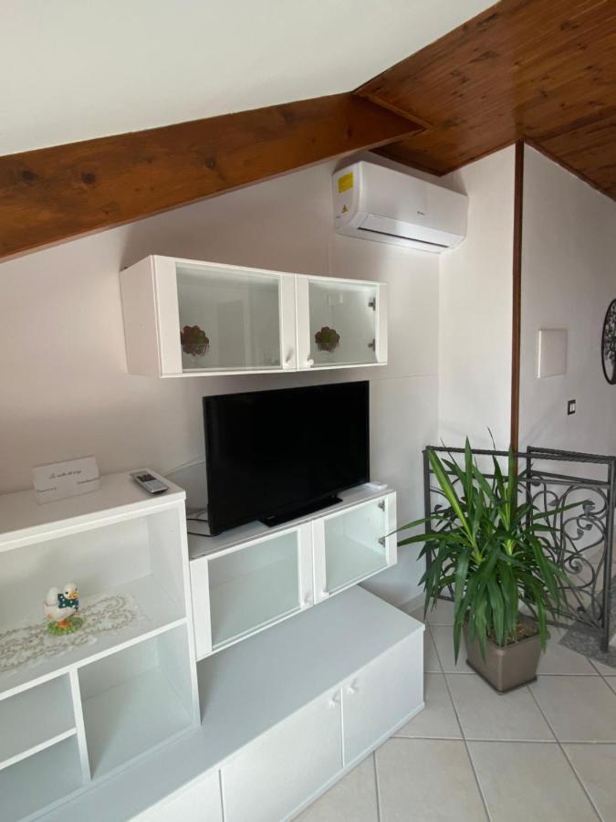 La Casetta Del Borgo อาเจโรลา ภายนอก รูปภาพ